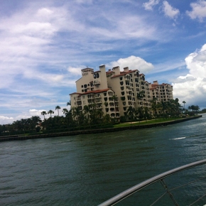 Crazy vs Calm: Miami Boat Tours